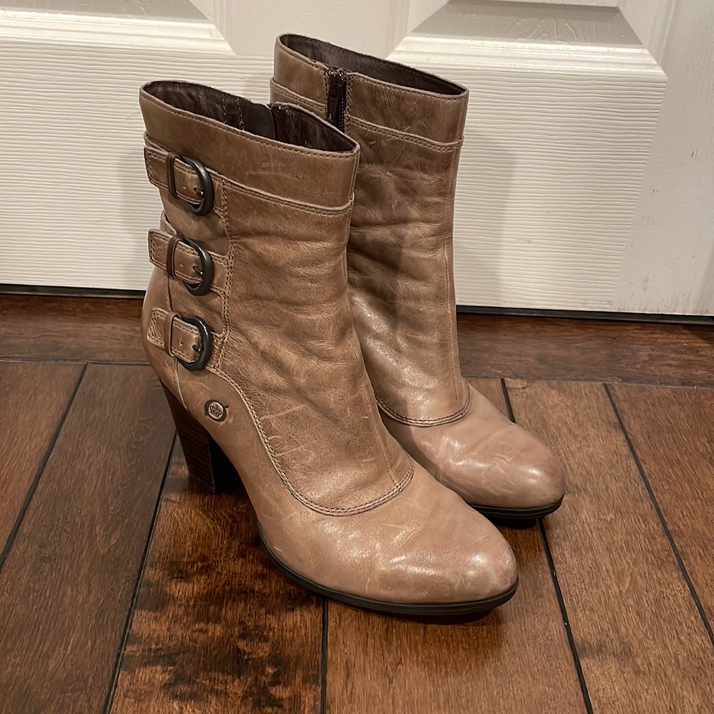 Born Vivi Ankle Boots - brown leather size 8.5